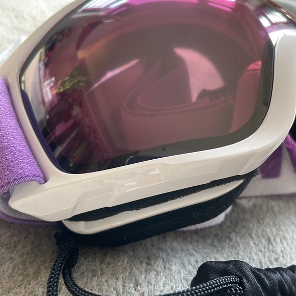 - PURPLE WOMAN’S SNOW MOBILE SKI SNOWBOARDING SNOW ACTIVITIES GOOGLES *NEW* - Picture 12 of 12